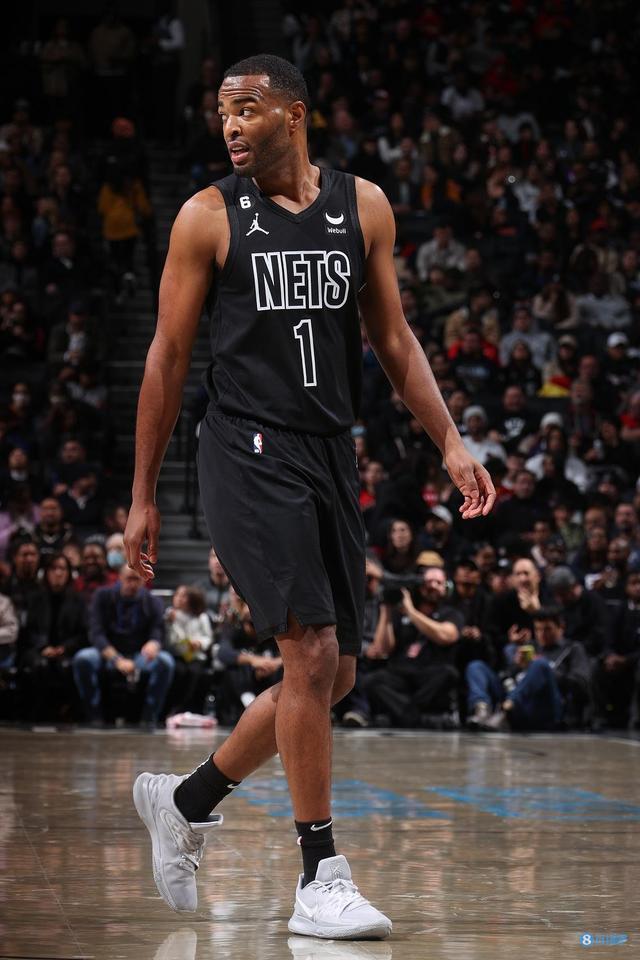 举对于巴塞 举对于巴塞